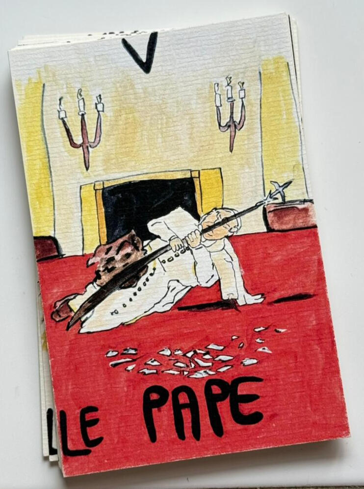 Le Pape, ou Le Hiérophante, représente la tradition, un guide spirituel. Avec l'oeuvre de Maurizio Cattelan on peut subvertir les règles